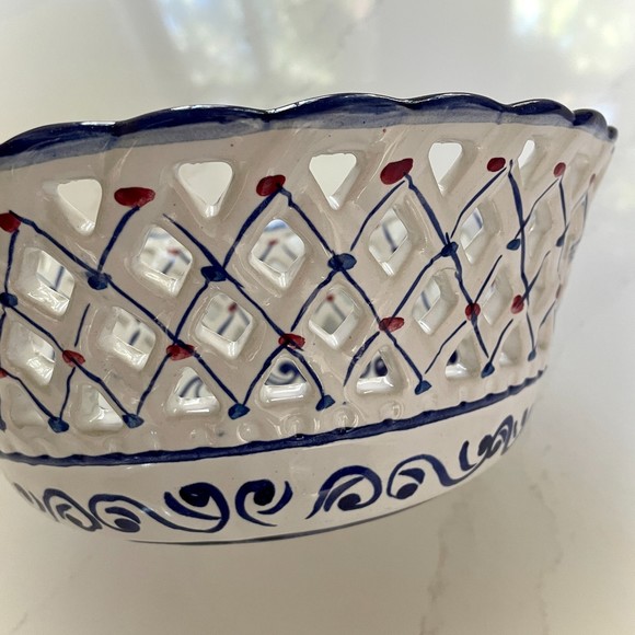 Hand Painted Open Lace Ceramic Bowl Portugal RCCL 586 signed MN - Picture 6 of 10